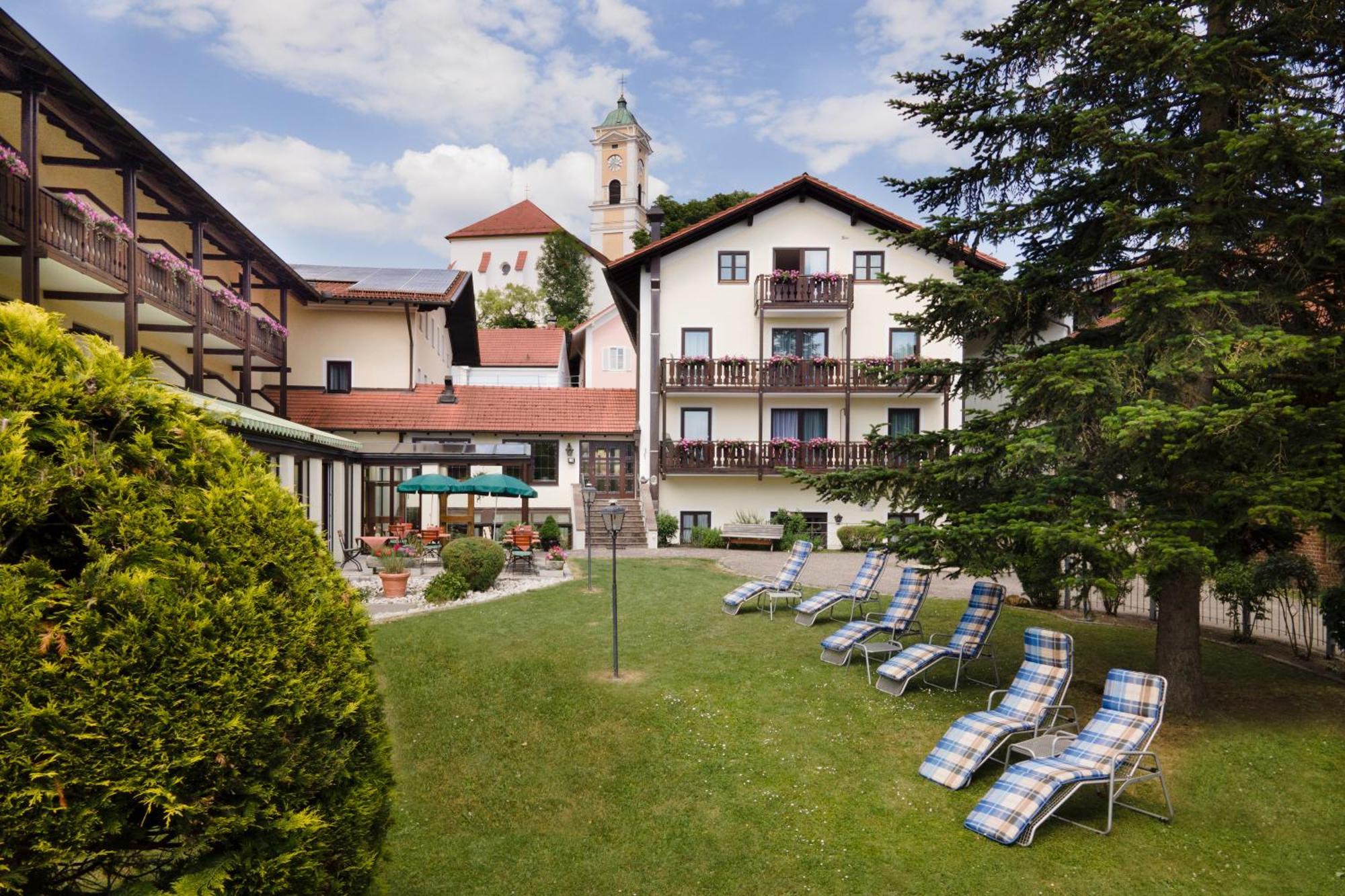 Graefliches Hotel Alte Post Bad Birnbach Exterior photo