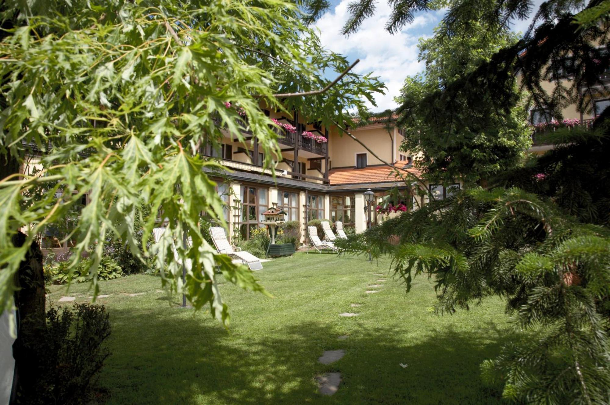 Graefliches Hotel Alte Post Bad Birnbach Exterior photo